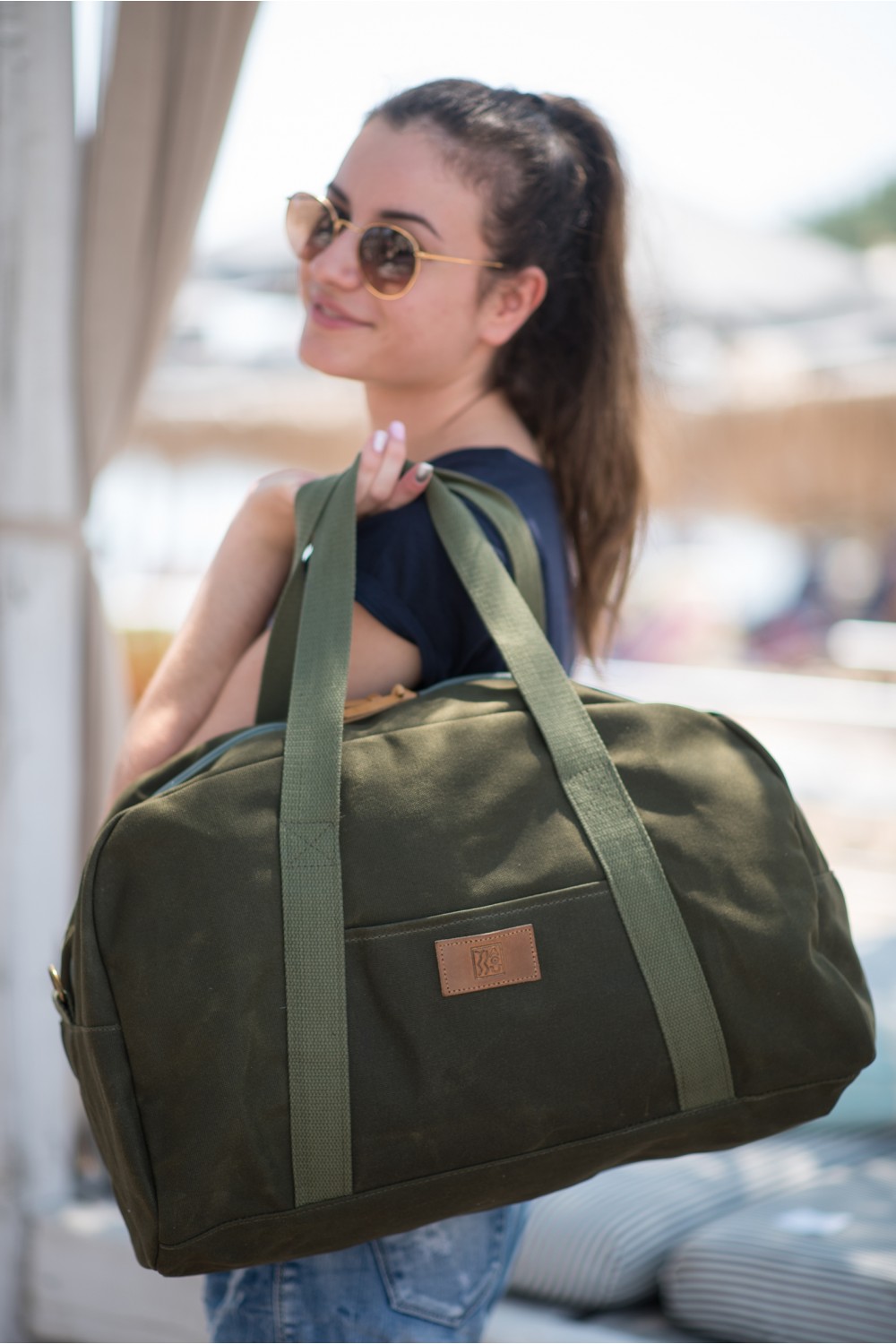 WAXED CANVAS WEEKENDER BAG DARK OLIVE