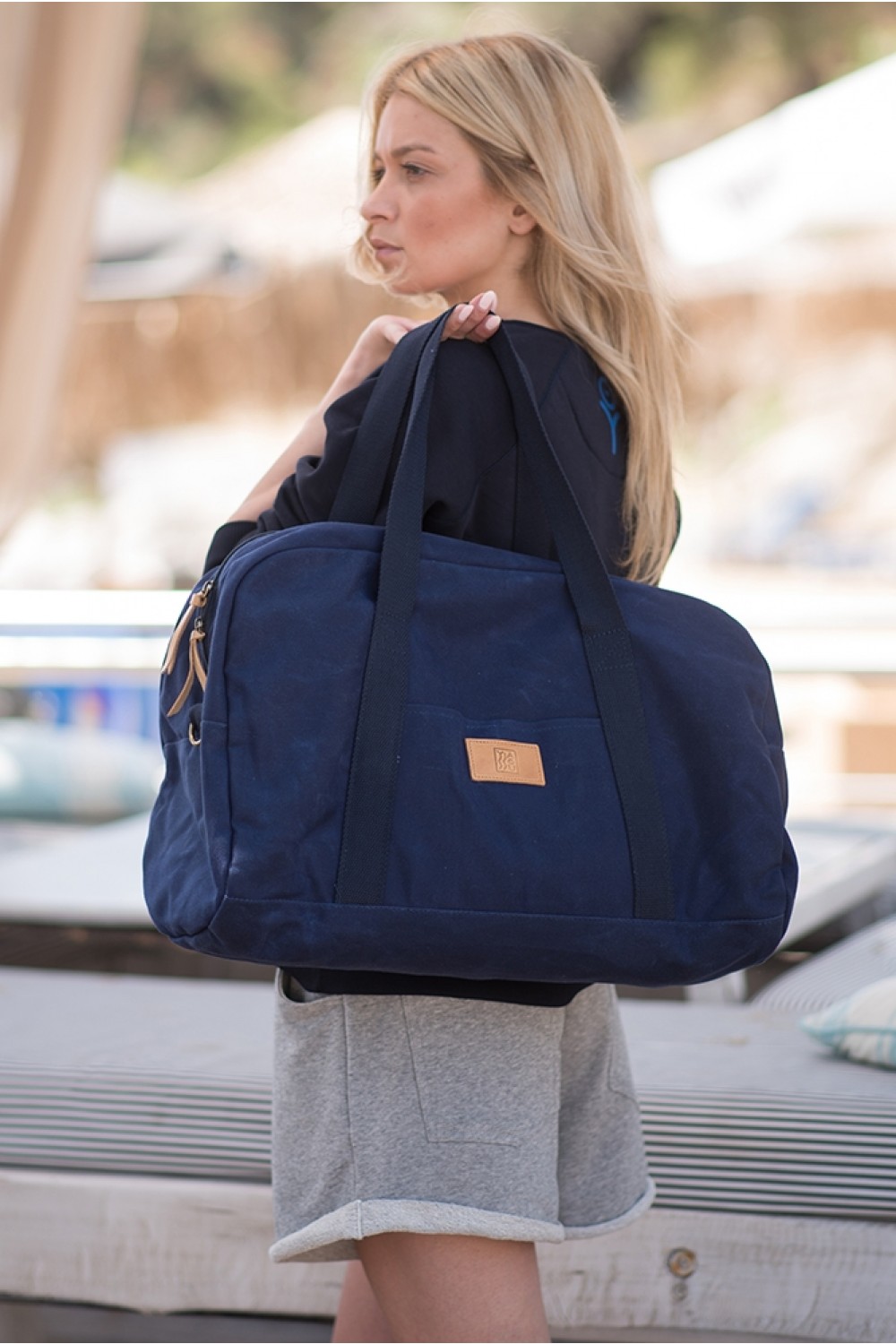 WAXED CANVAS WEEKENDER BAG NAVY BLUE