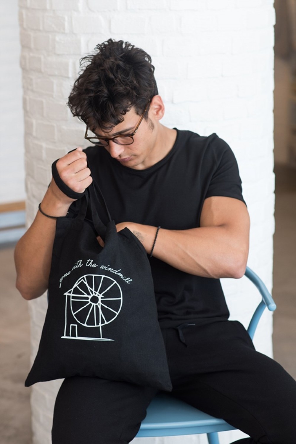 THE "WINDMILL" SHOPPING BAG IN BLACK 
